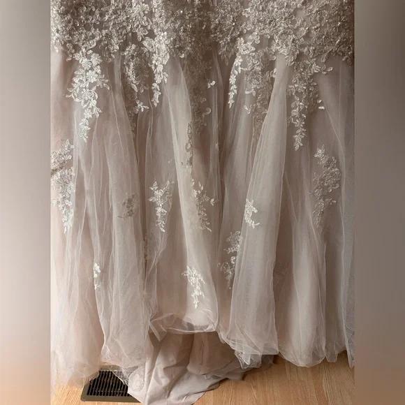 Champagne colored Mermaid style Essence of Australia wedding dress - Picture 3 of 7